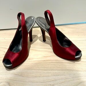 BCBGMAXAZARIA Red sling back open toe pumps size 9
